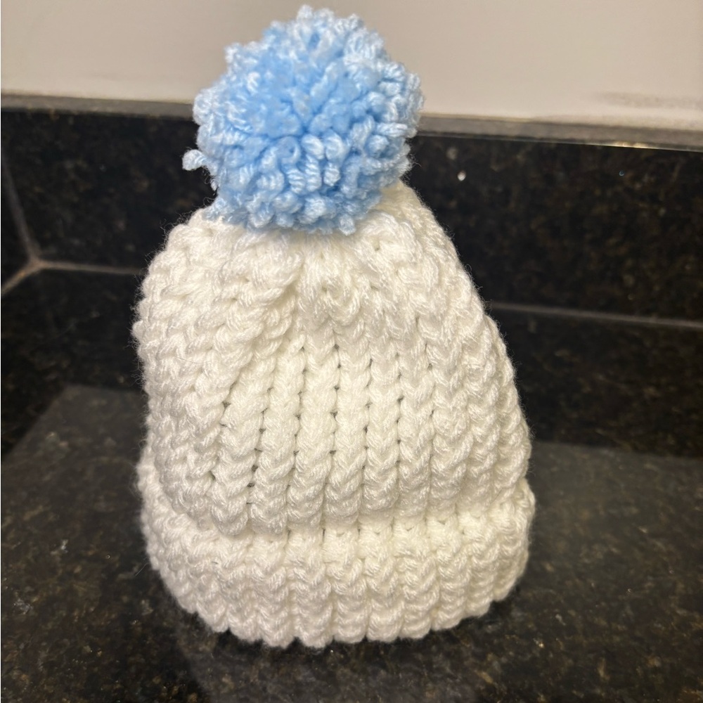 NWOT Newborn White Knit Hat w/Blue Pom-Pom